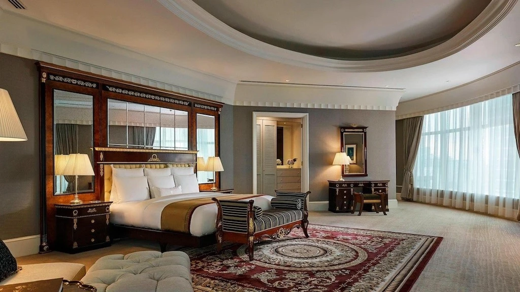 Why Do Hotel Rooms Have a Bench at The End Of The Bed Why Do Hotel Rooms Have a Bench at The End Of The Bed